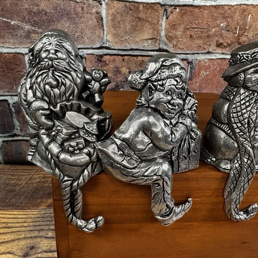 4‎ Vtg Carson Pewter Christmas Stocking Hanger Hooks Shelf Sitters Cat Elf Santa